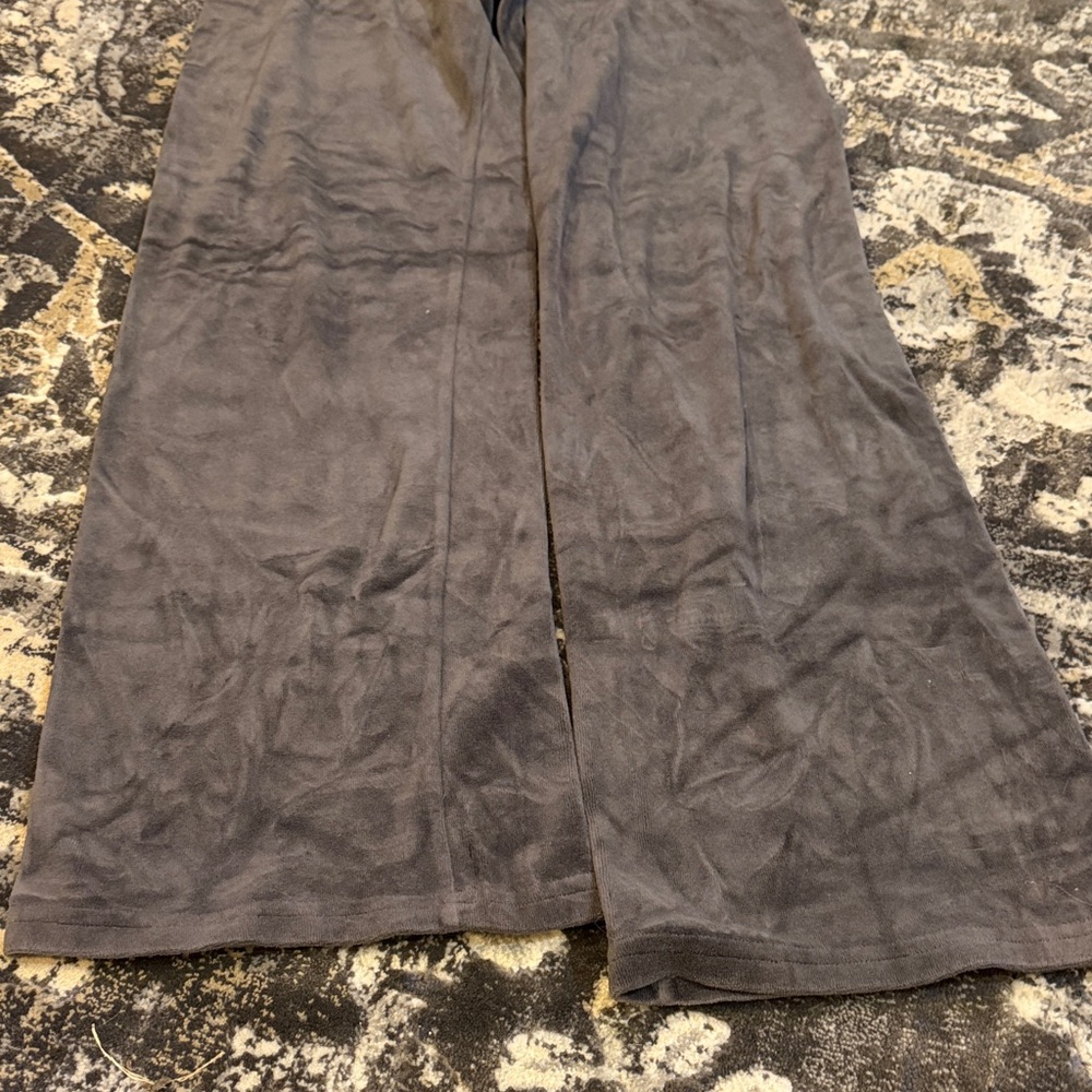Juicy Couture Gray Velour Lounge Pants with JC Logo - Picture 2 of 7